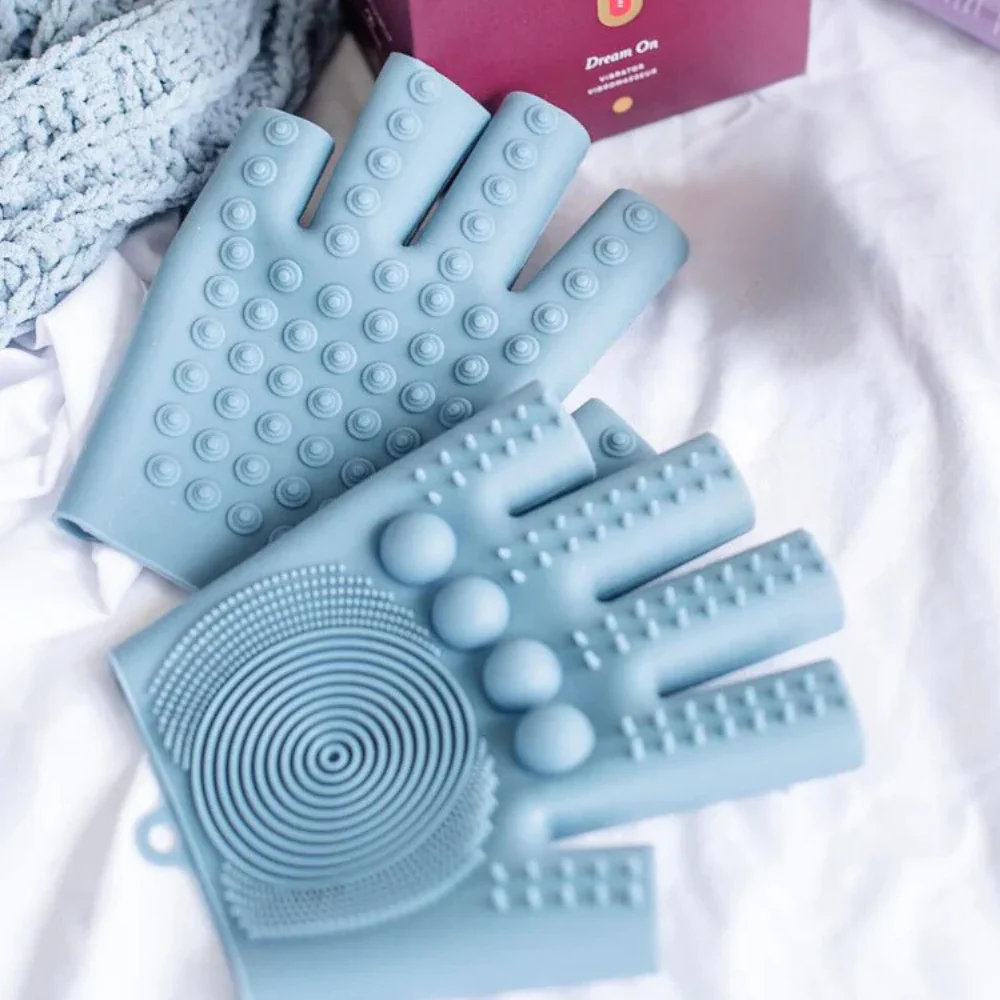 In good Hands- Silicone Mittens